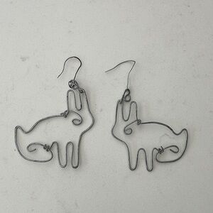 Handcrafted Cat Wire Outline Drop Earrings - Gray